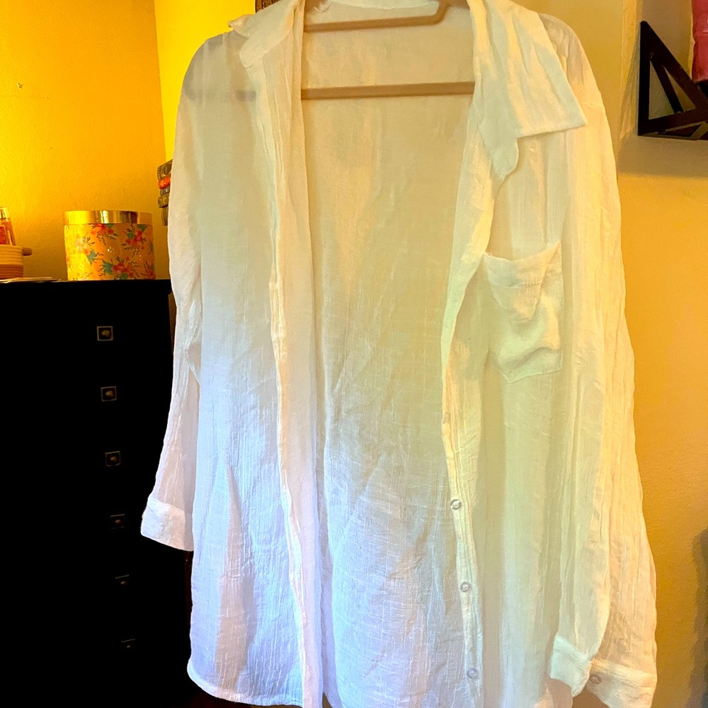 White beach cover up, size Large, but perfect for oversized